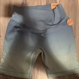 Brand new Victoria’s Secret biker shorts-XS🔥